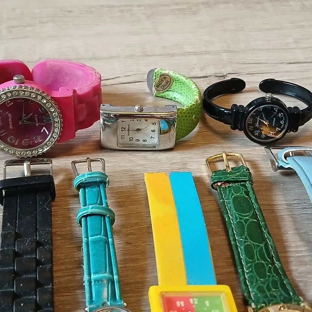 Huge Watch Lot of 25+ Mixed Brands Vintage & Modern Parts/Repair Untested-Box 9